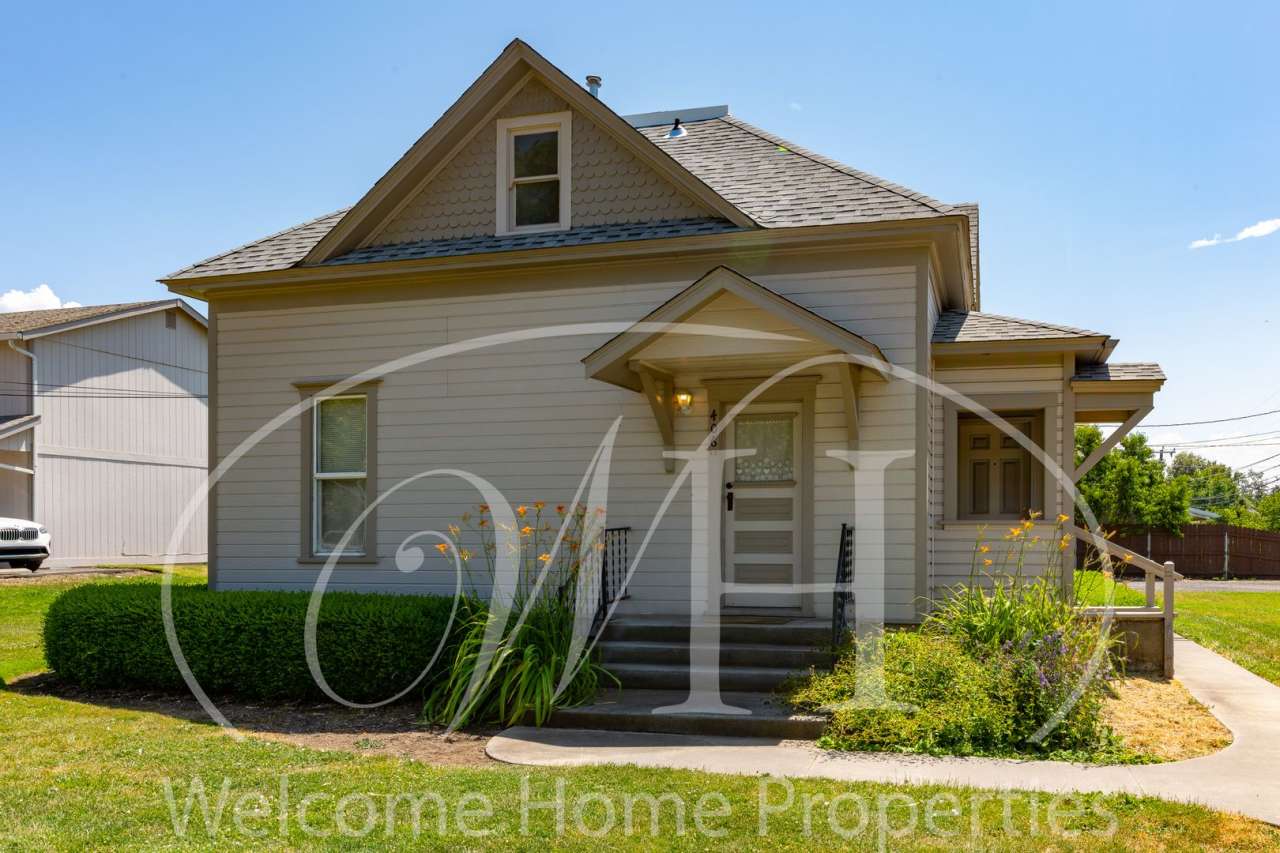 Spacious Attic Apartment Close to WWU