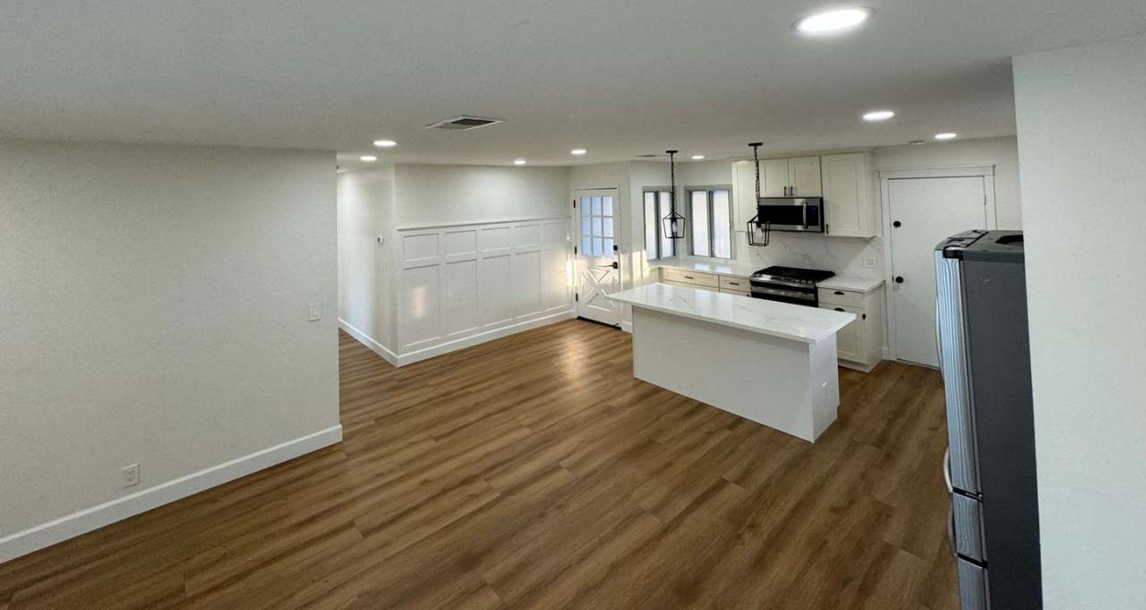 Beautiful 3 Bedroom 2 Bathroom Single family home