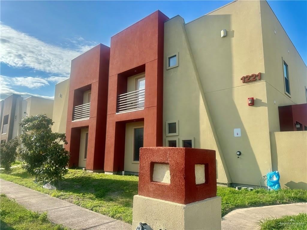 1221 E Daffodil Avenue unit: C