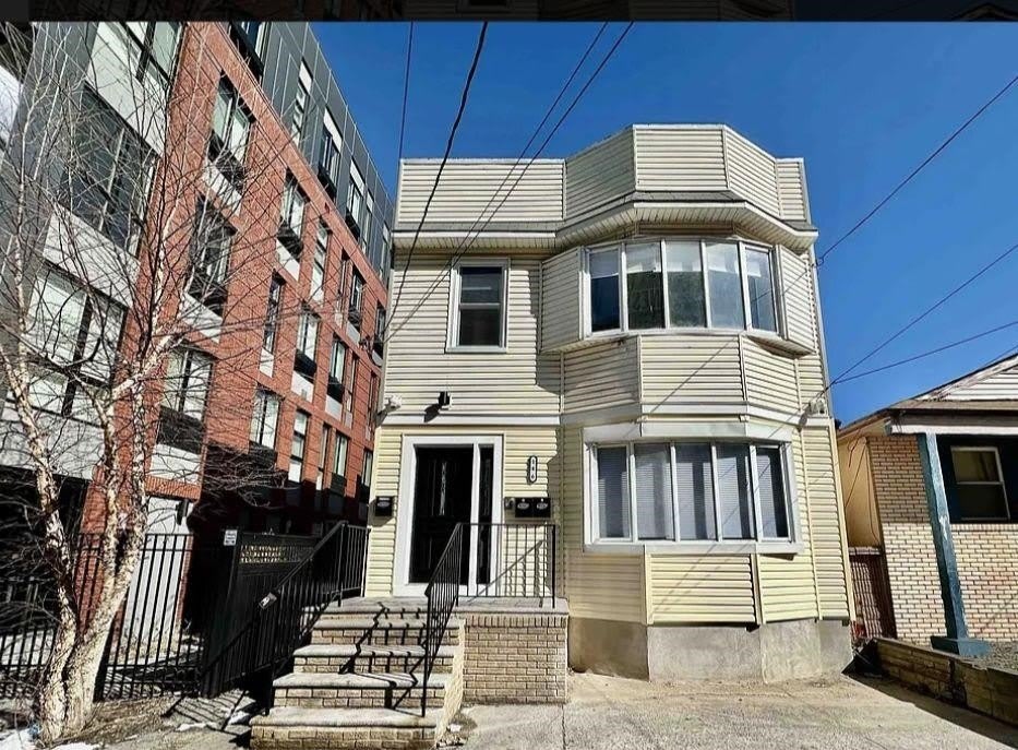 146 clarke ave CLARKE AVE