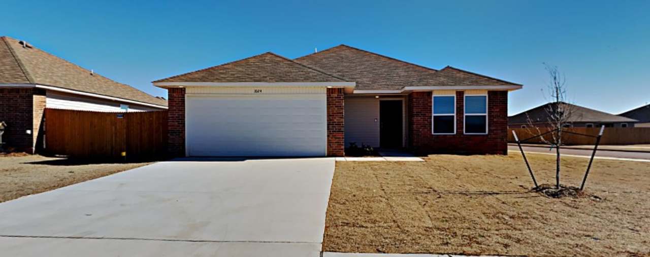 3 Bed 2 Bath Home in Mustang School Districr