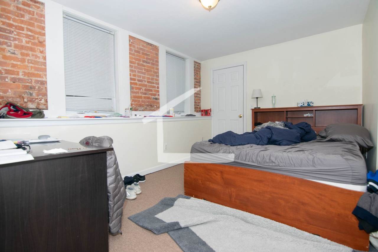 Charming 6 Bedroom Apartment