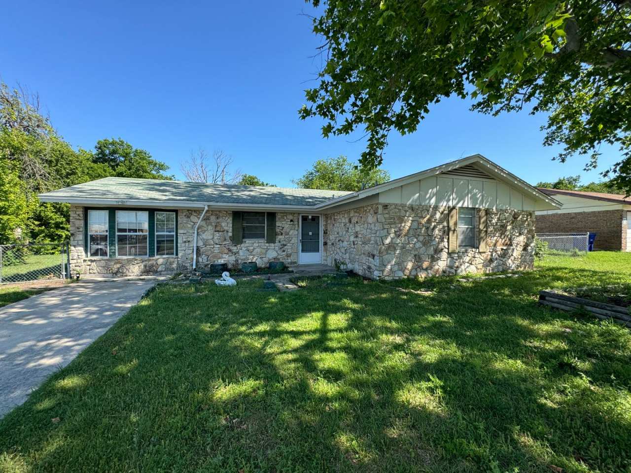 360 Virtual Tour Available