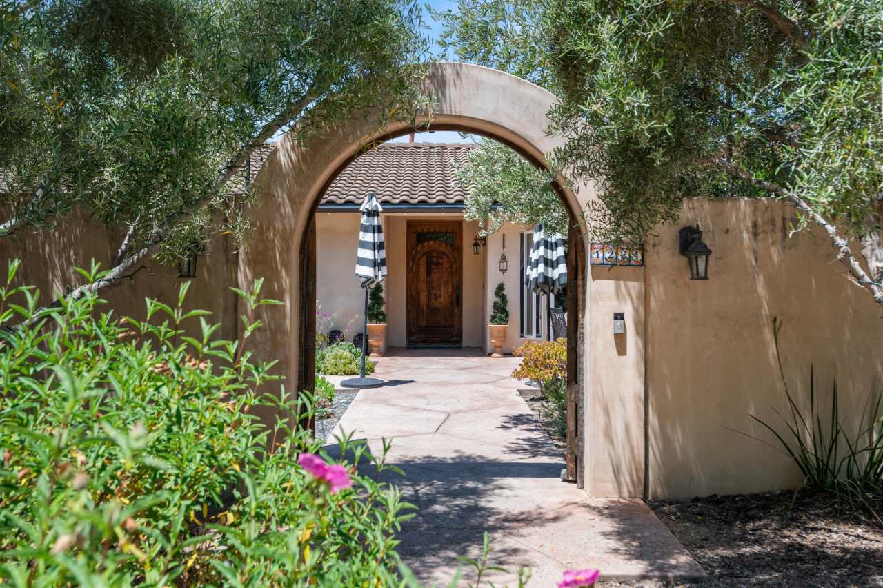 1221 North Refugio Road