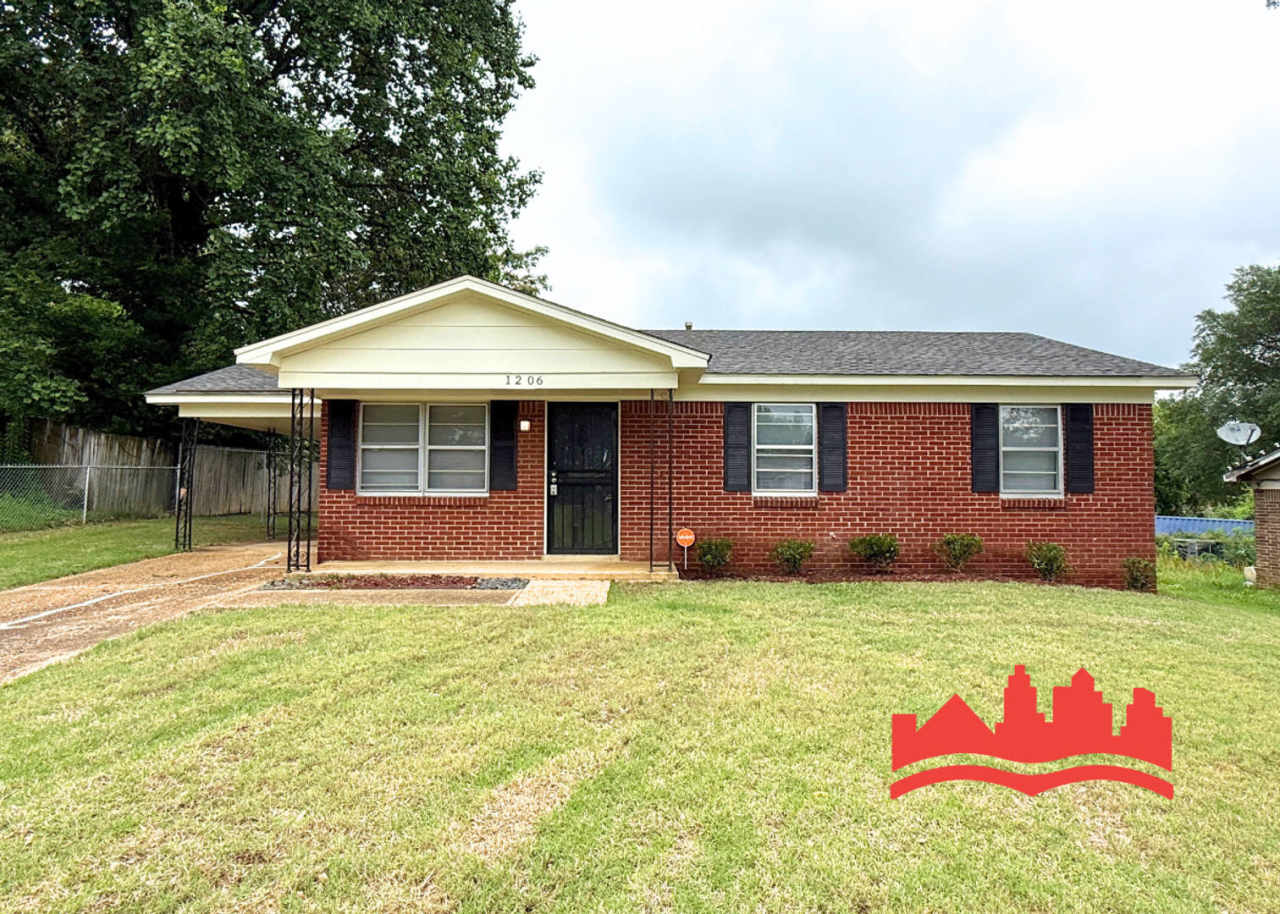 Welcome to this charming 3 bedroom, 1 bathroom house located in Memphis, TN.
