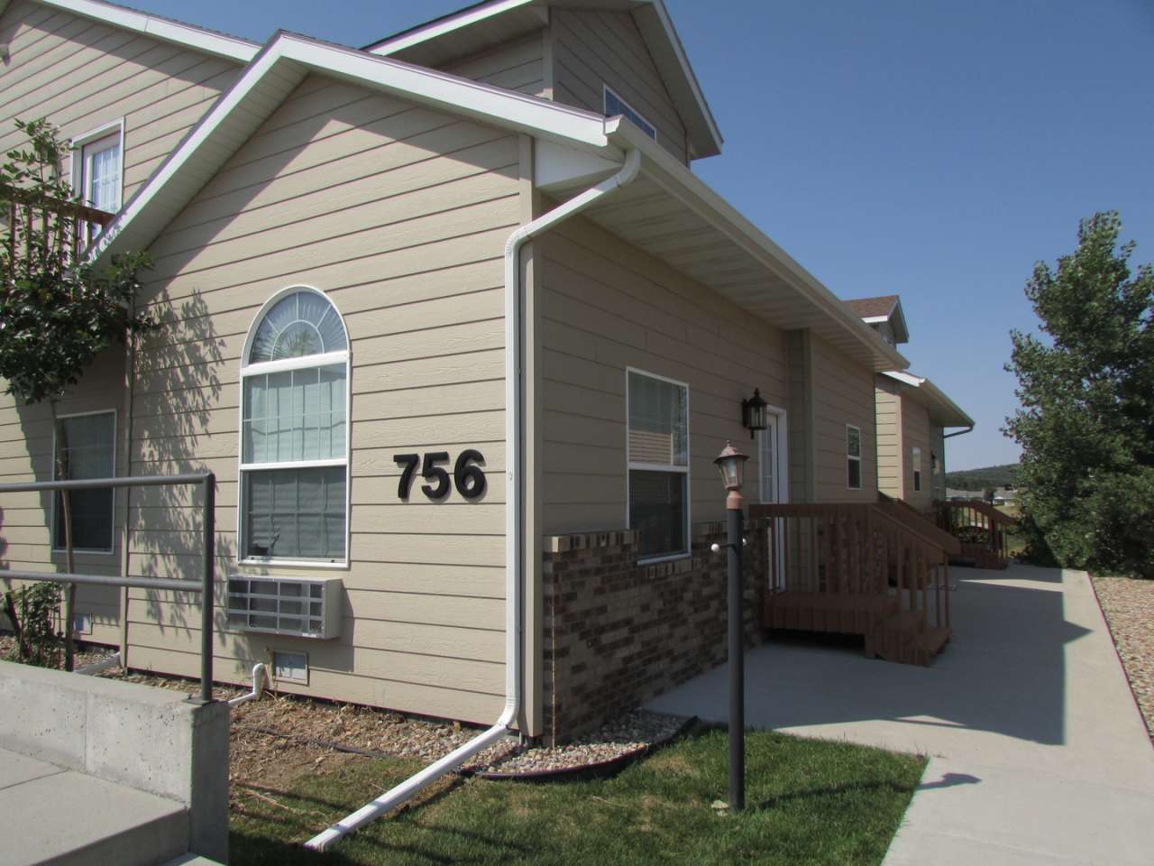 2 BEDROOM | 1 BATH | GROUND LEVEL CONDO | GARAGE | WASHER/DRYER INCLUDED