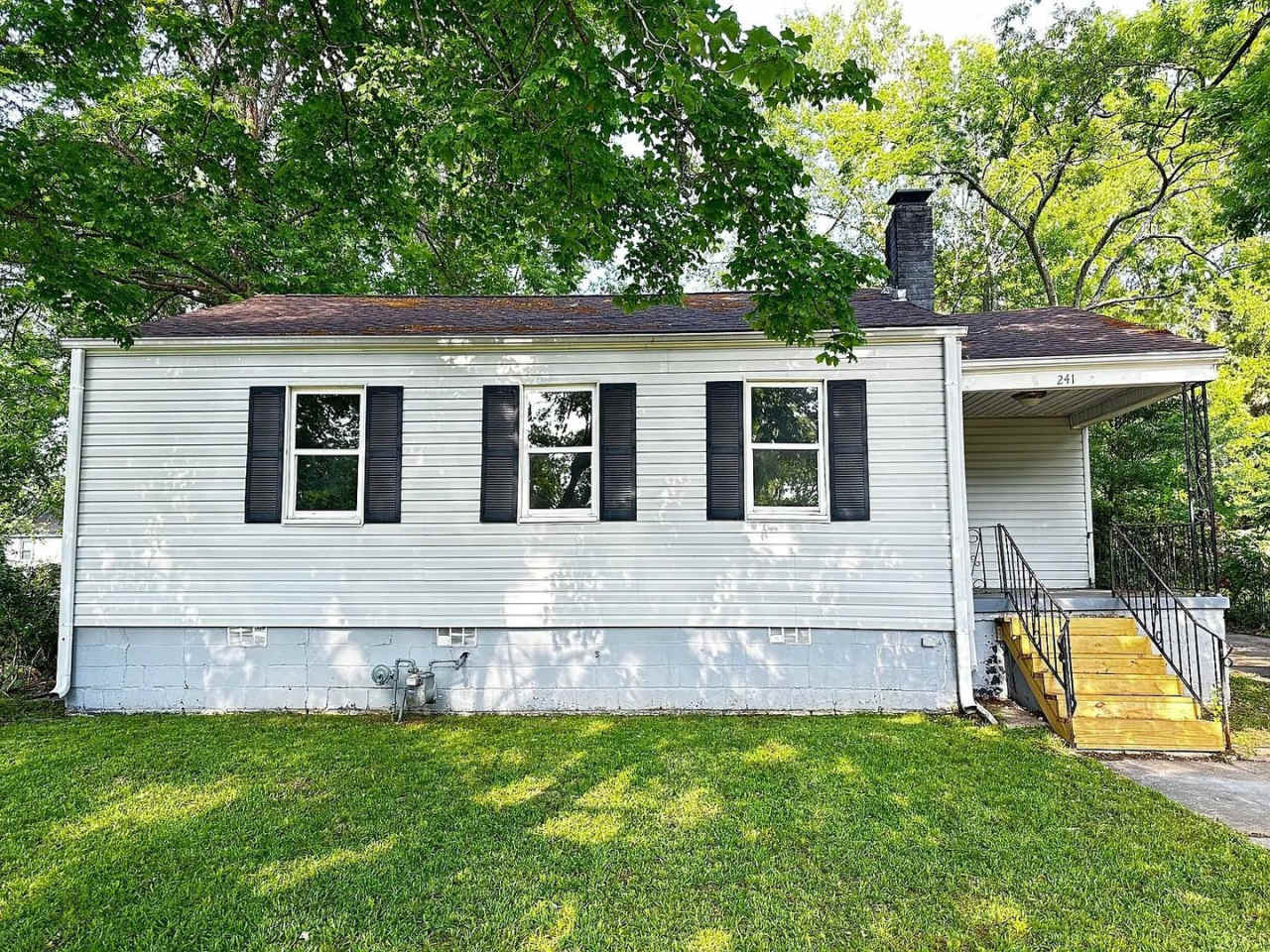 Beautifully Renovated 3 Bedroom 1 Bath Home