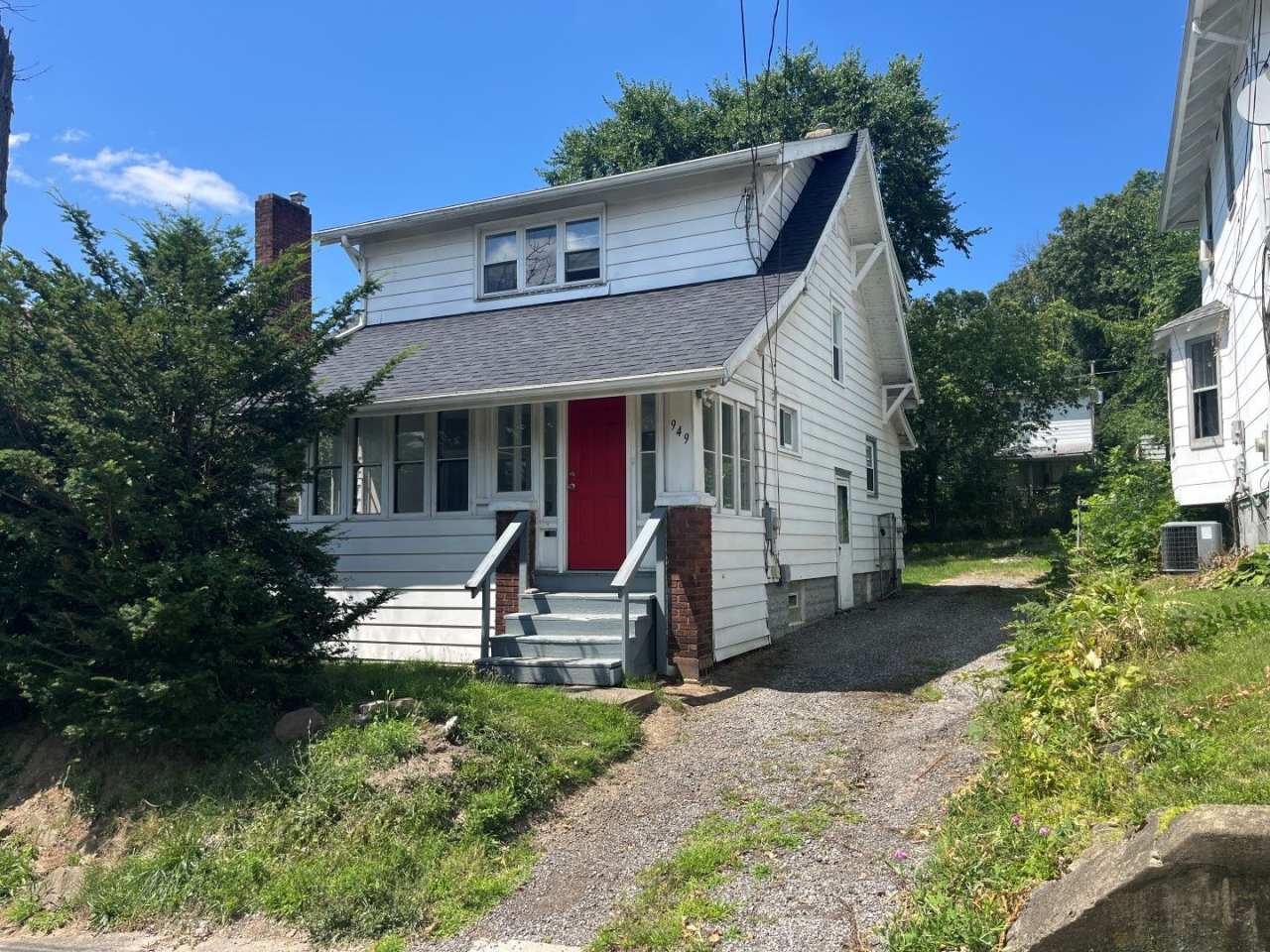 Charming 2-Bedroom Property in Prime Location