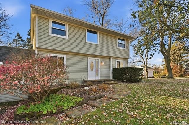 5595 Birdview Heights