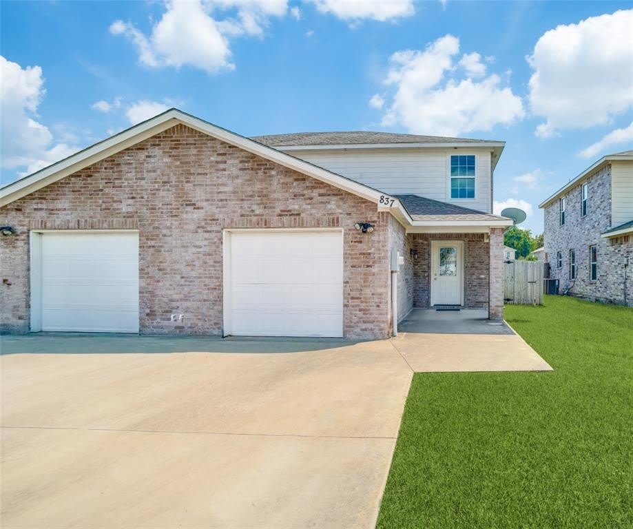 837 E College Street