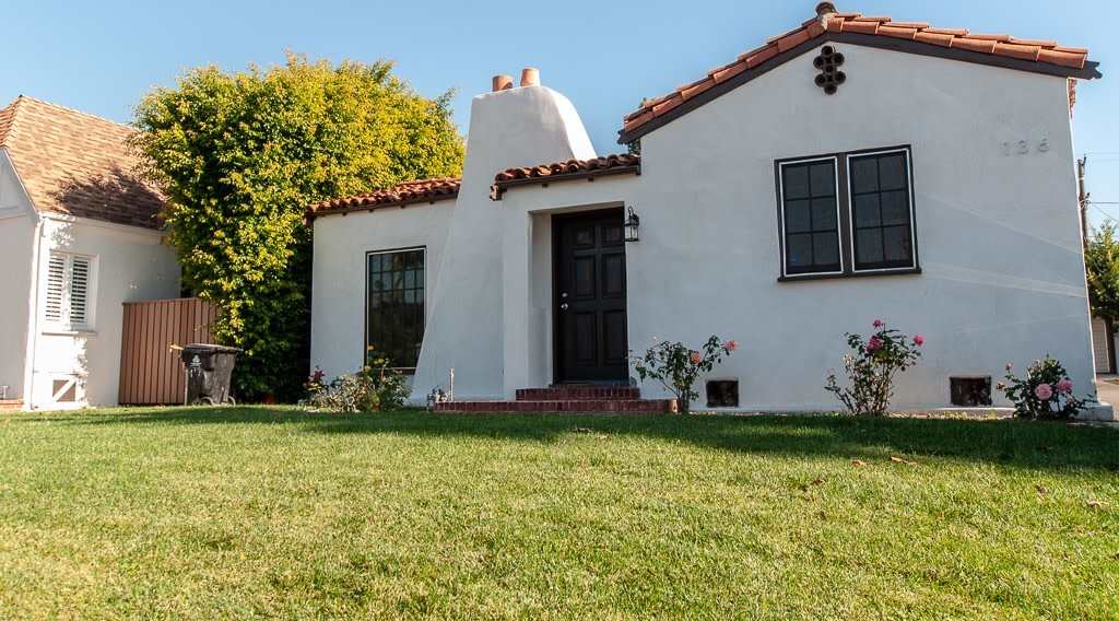 Amazing 3 bed 2.5 bath single family house 5 min from The Grove!