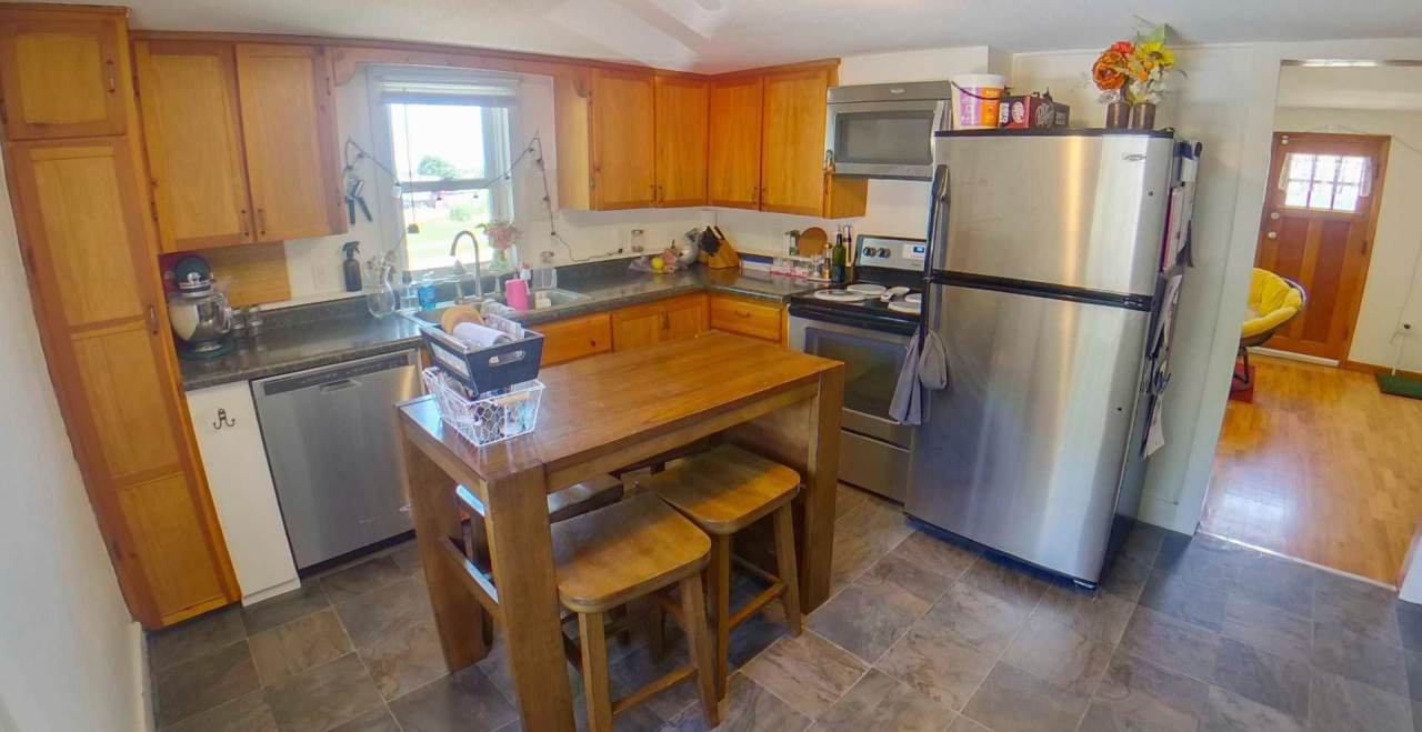 Stainless Steal Appliances + Pet Friendly + Fenced in Yard + Washer and Dryer Included! Available July 3rd!