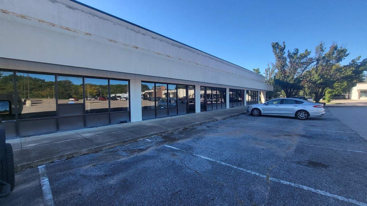 6001 BARTLETT CENTER