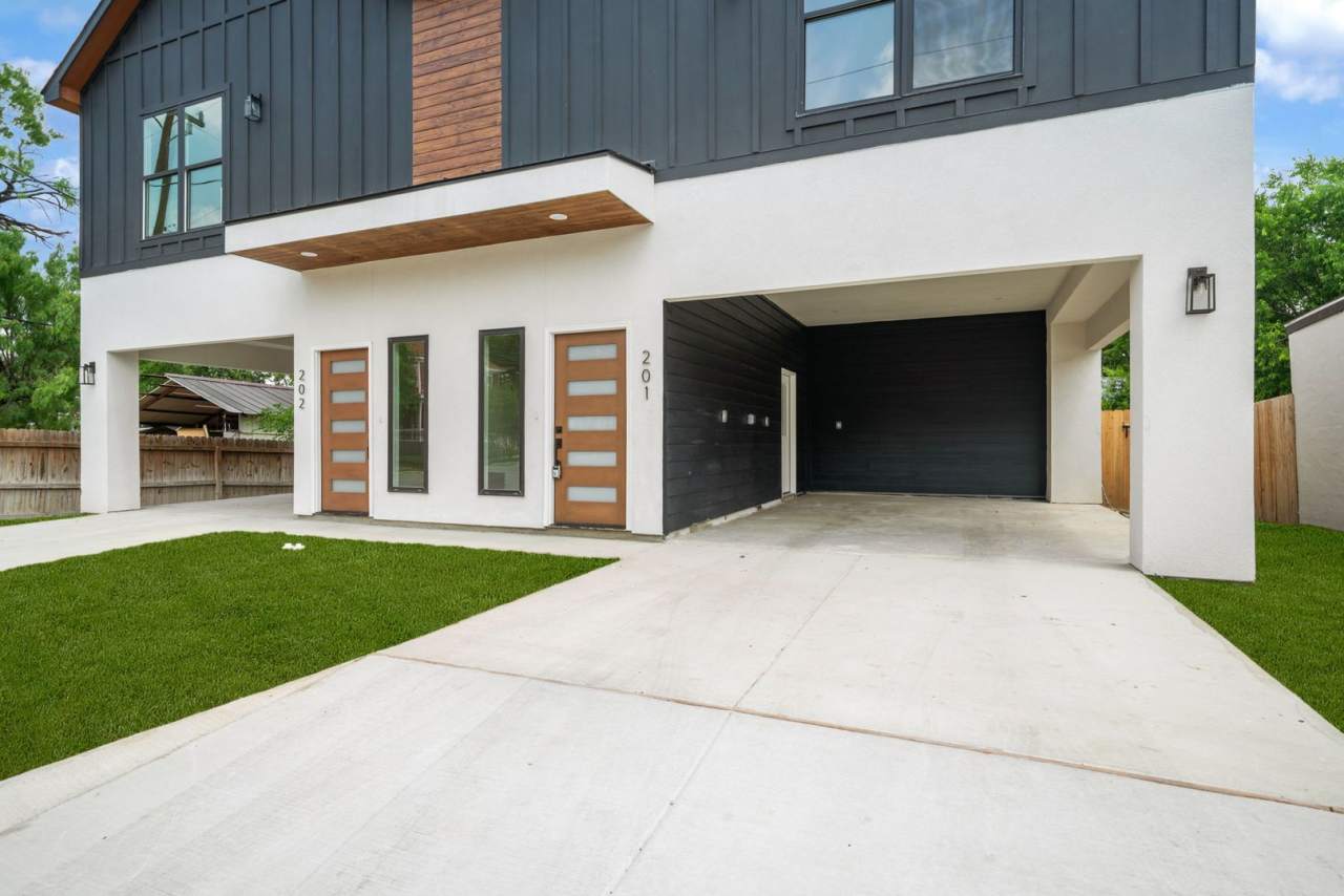 Room in 3 Bedroom Home at Princeton Ave