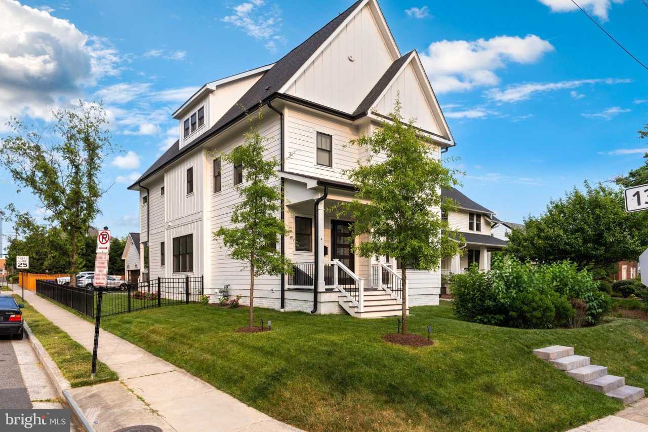 1247 N STUART STREET