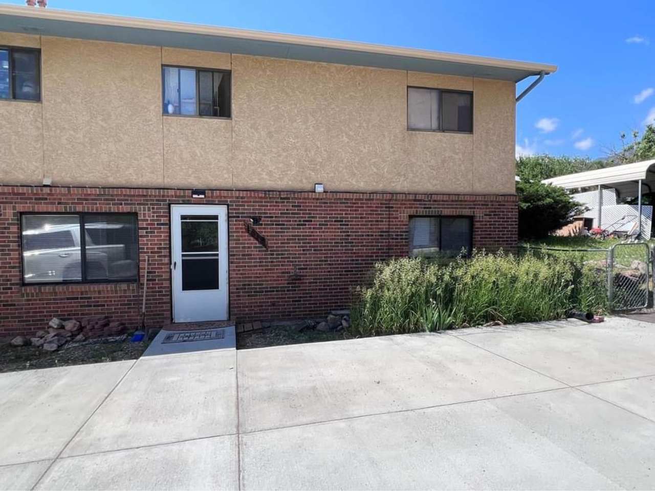 Newly remodeled 2bedroom 1 bath, includes large storgae space!!