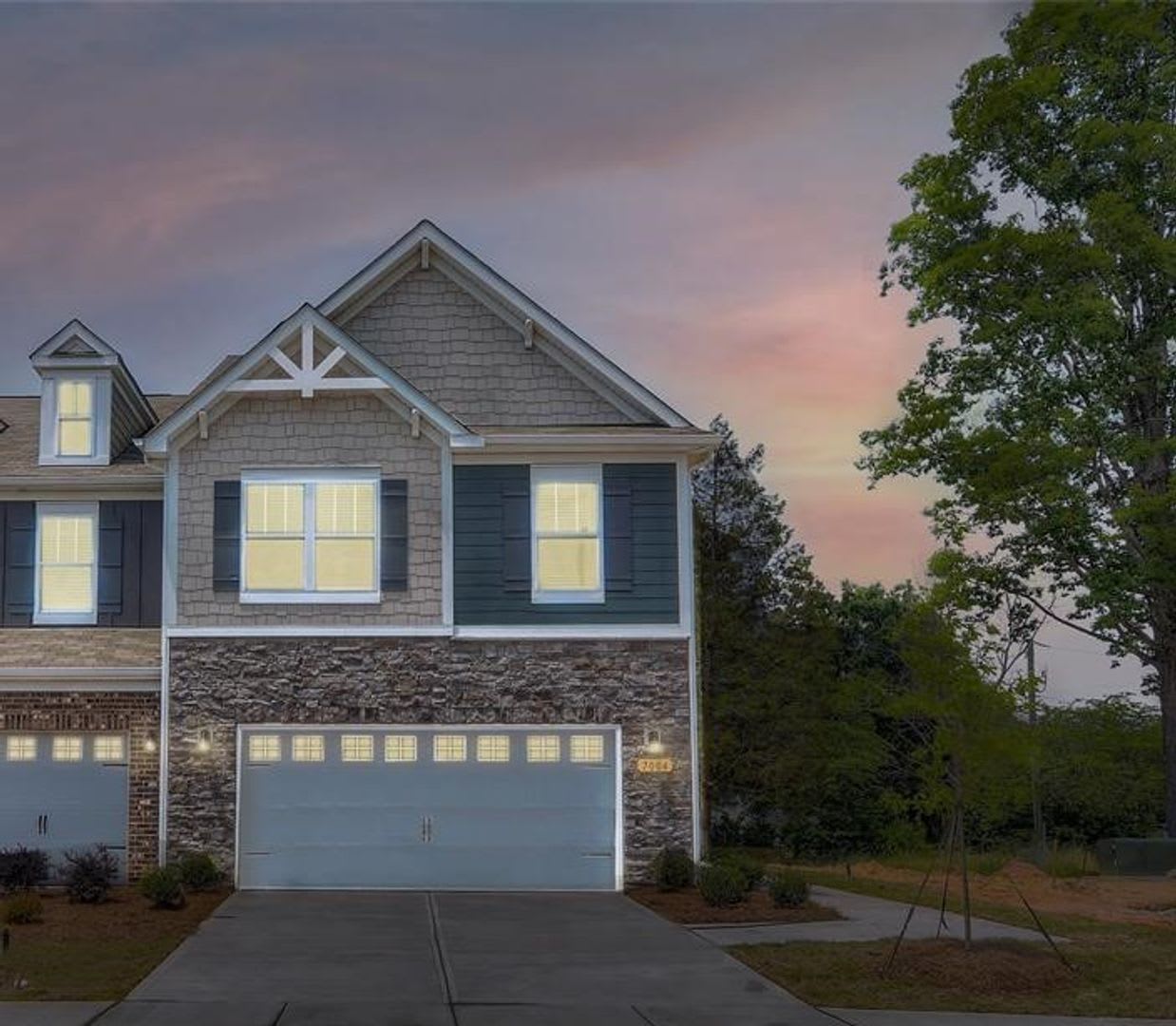Like New Townhome in Beautiful North Charlotte Community!