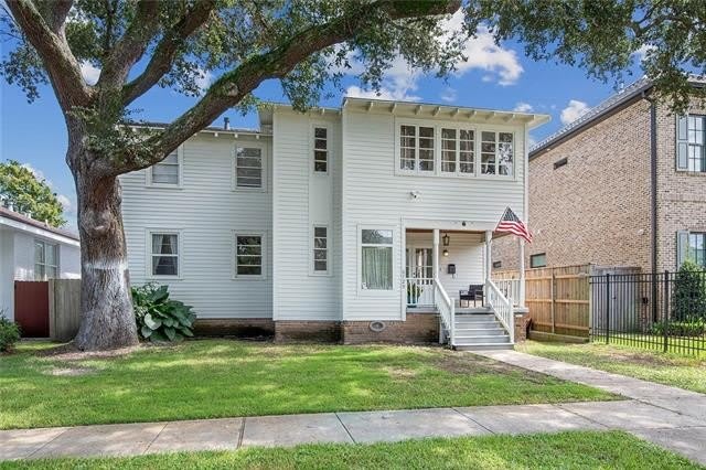 6727 LOUIS XIV Street