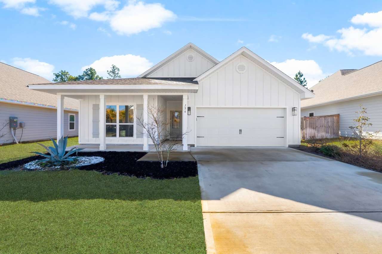 156 Emarie Gray Circle - ONE MONTH FREE RENT WITH A 13 MONTH SIGNED LEASE! ASK FOR FURTHER DETAILS. *** Offer Expires 12/31/25