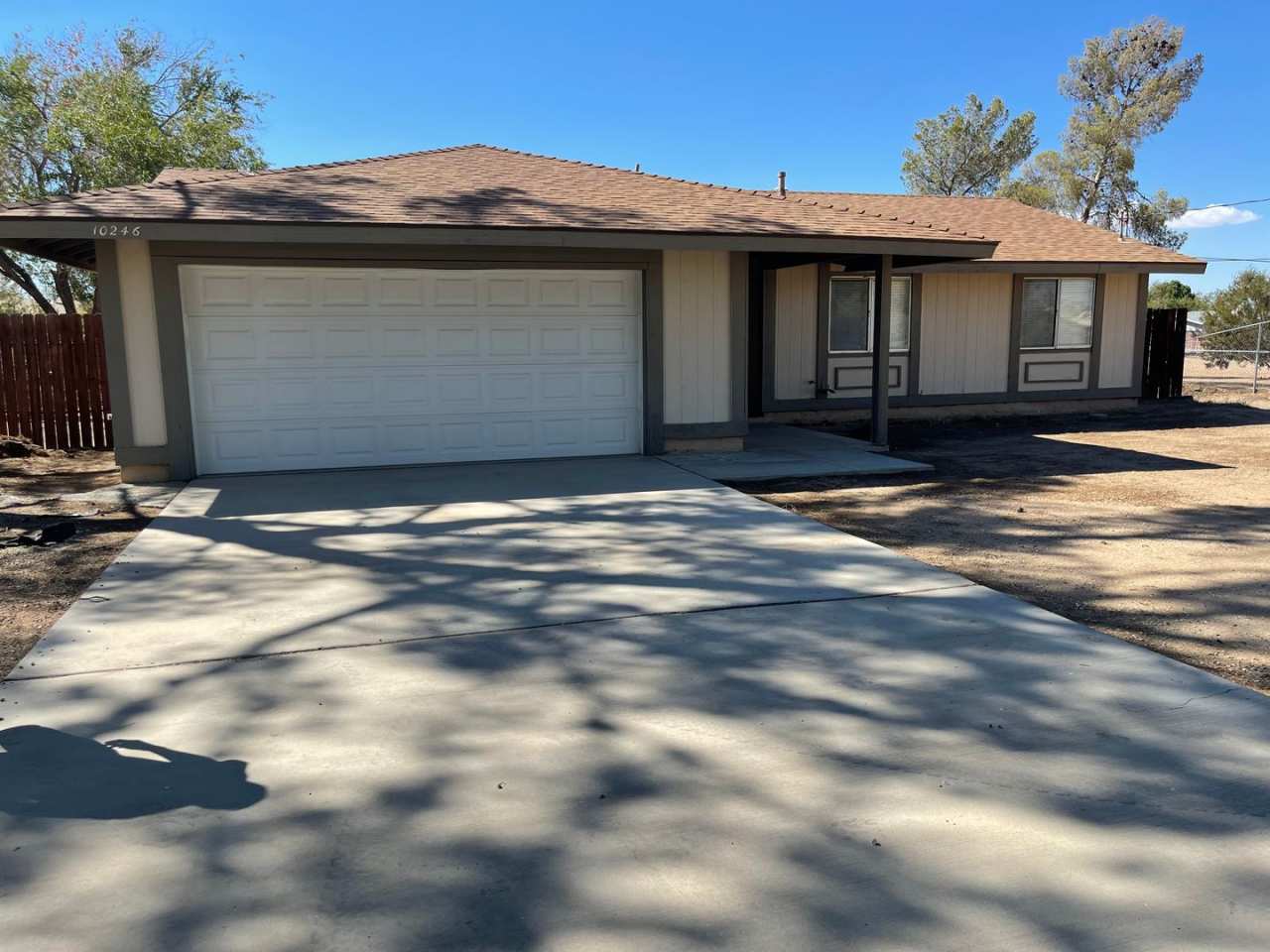 Hesperia-Refurbished- 3 Bedrooms, 2 Bathrooms + Den or Office, Large Property