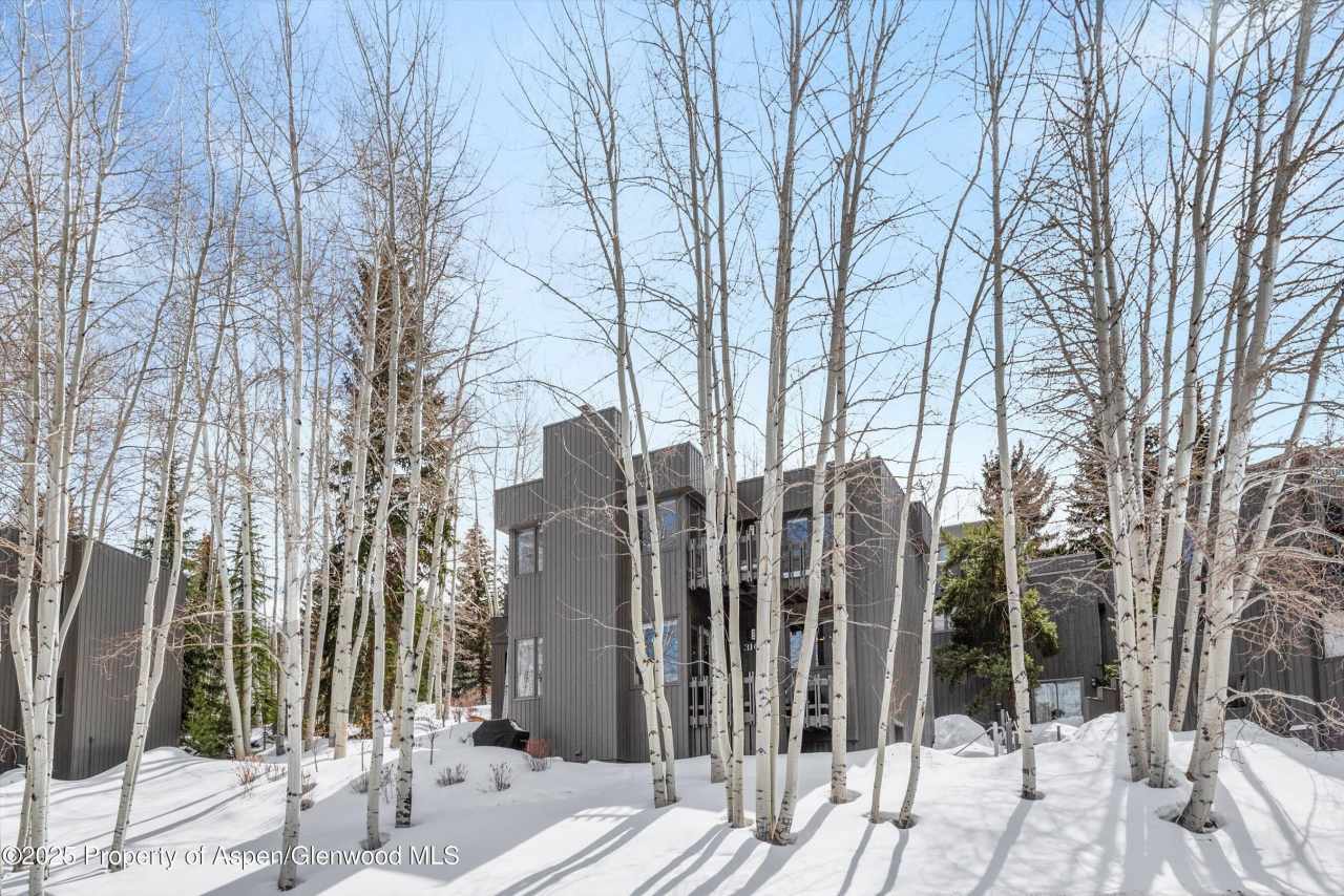 310 MEADOW RANCH Road