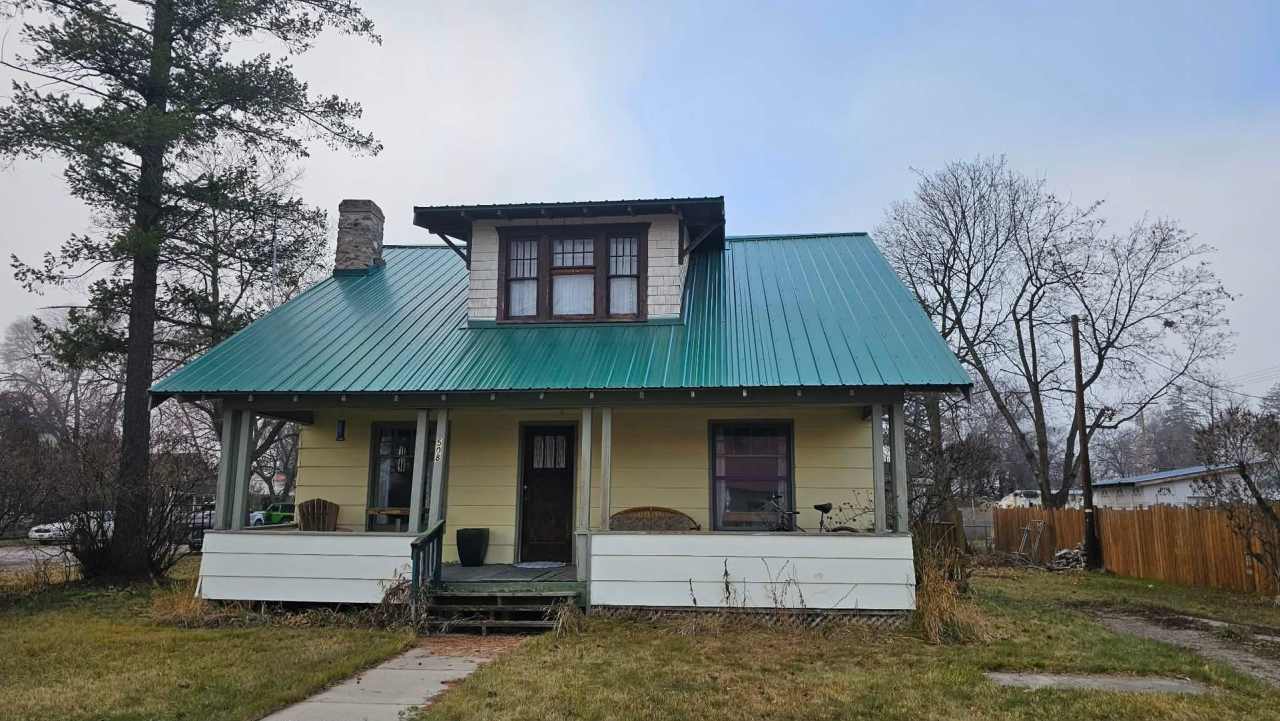 Large Corner Lot House