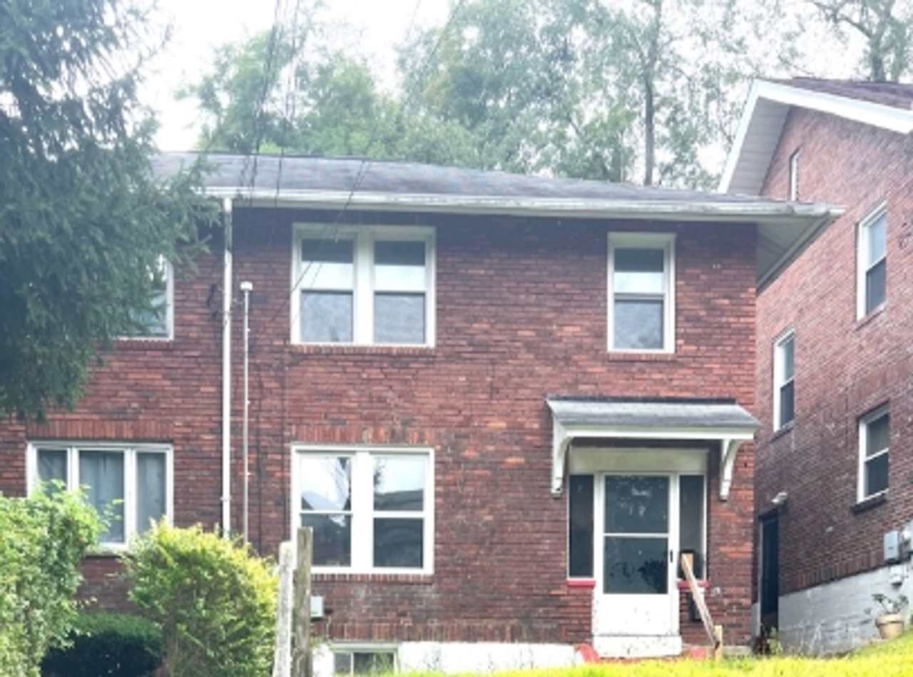 231 Connecticut Ave. Clairton, PA 15025