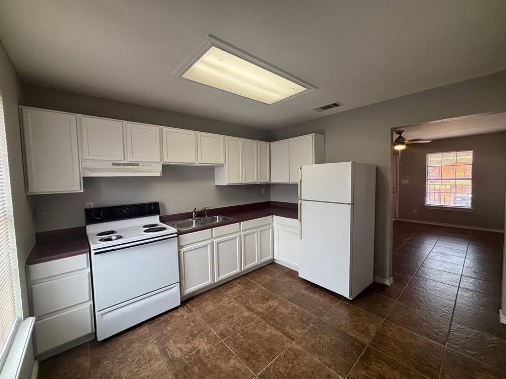 2255 N. VETERANS BLVD