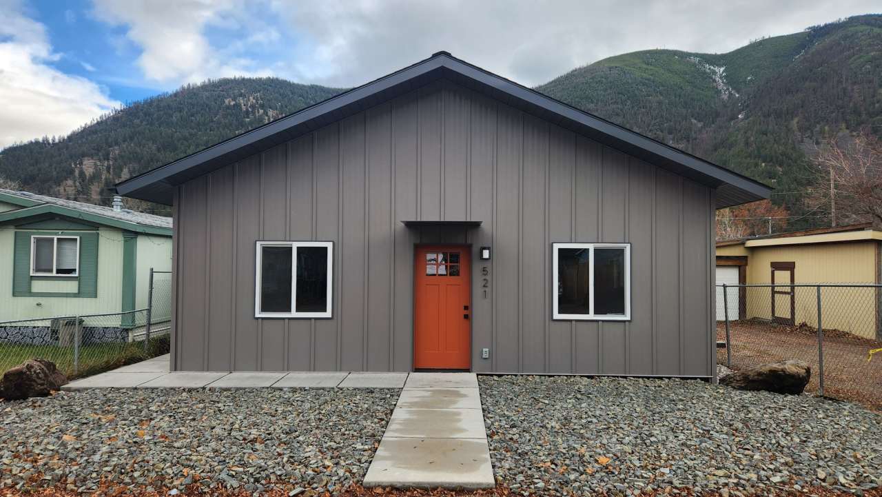 Newly Constructed Four Bedroom House With a Dog Considered