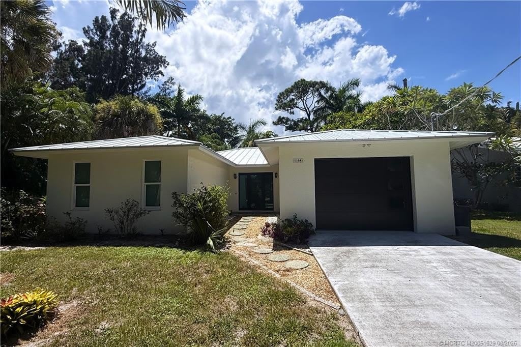 1196 SE Saint Lucie Boulevard