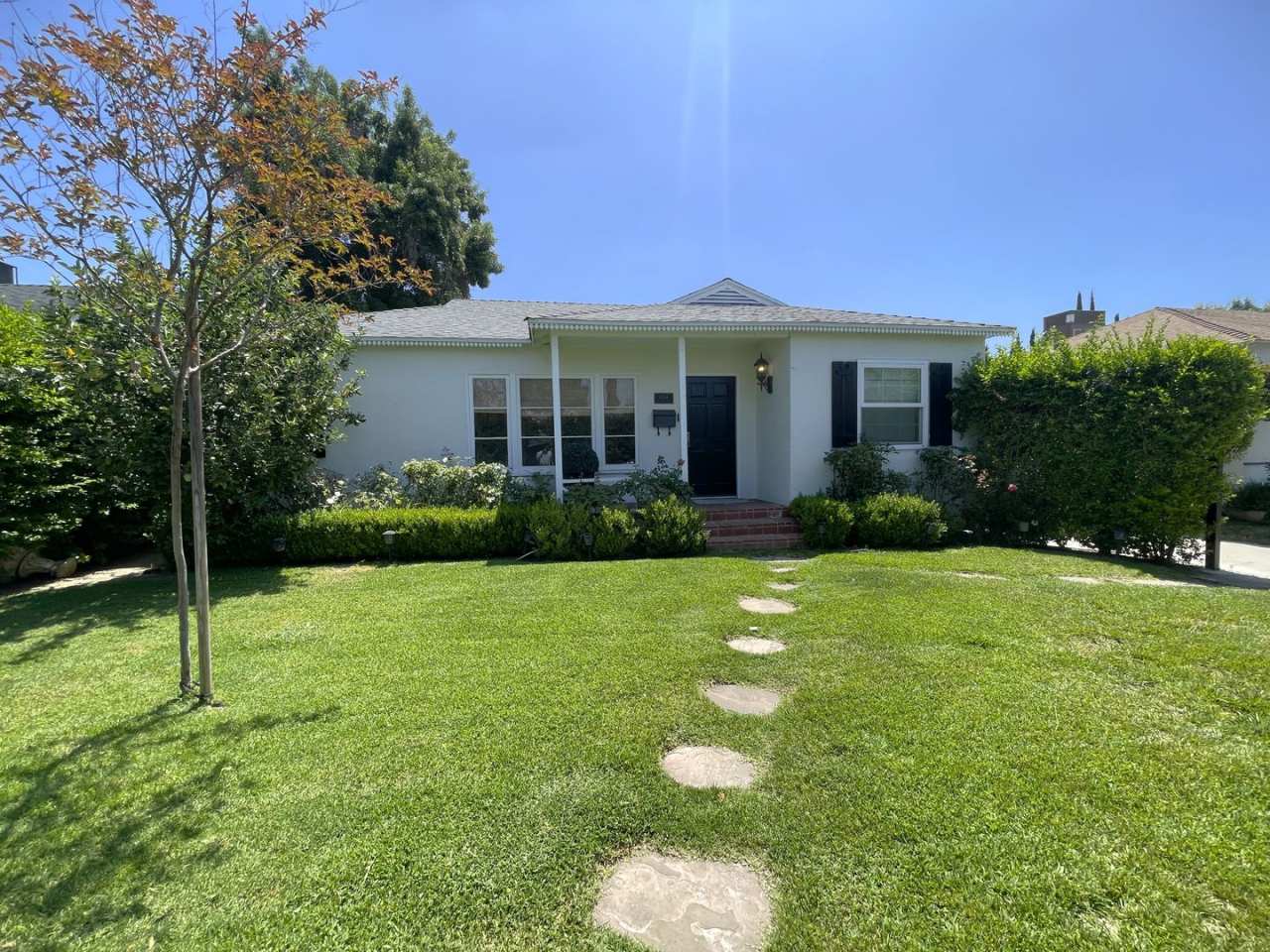 Luxurious Lake Balboa Home with Athletic Amenities for Rent!