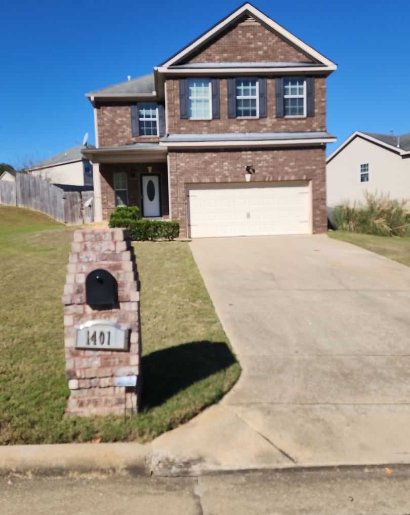 BEAUTIFUL 5 BEDROOM 3 BATHROOM HOUSE FOR RENT