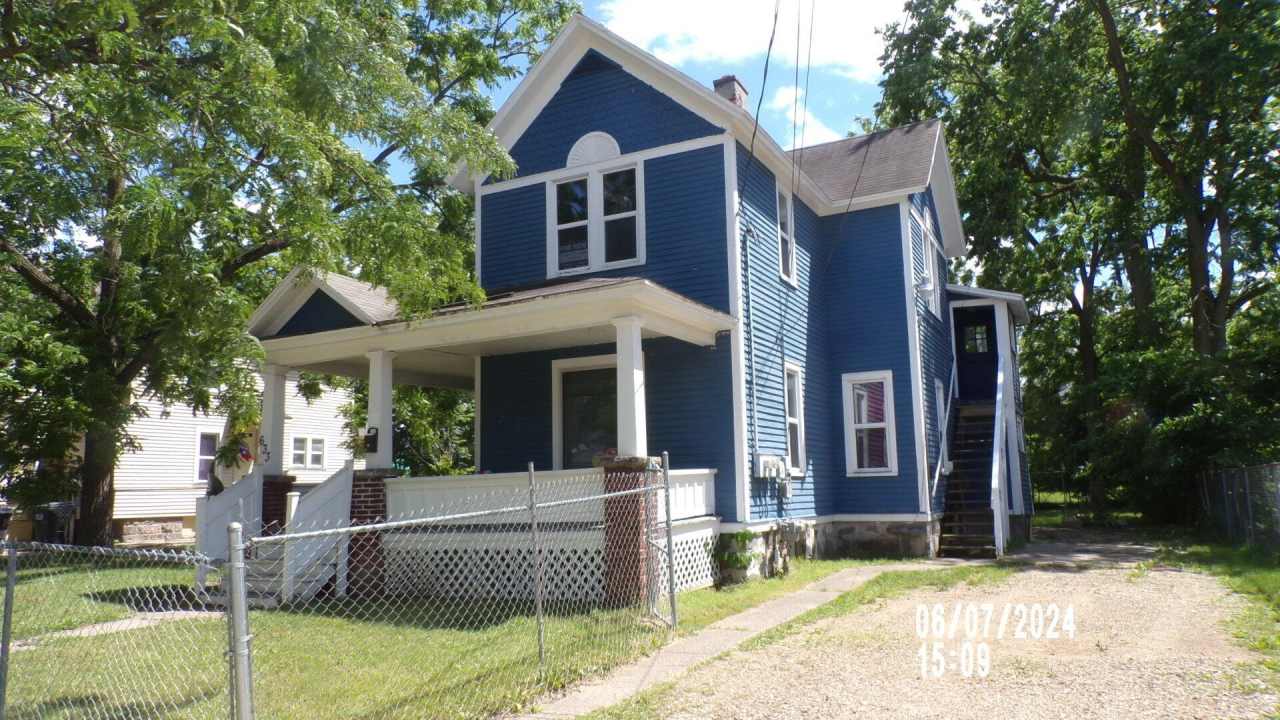 633 W North Street unit: 2