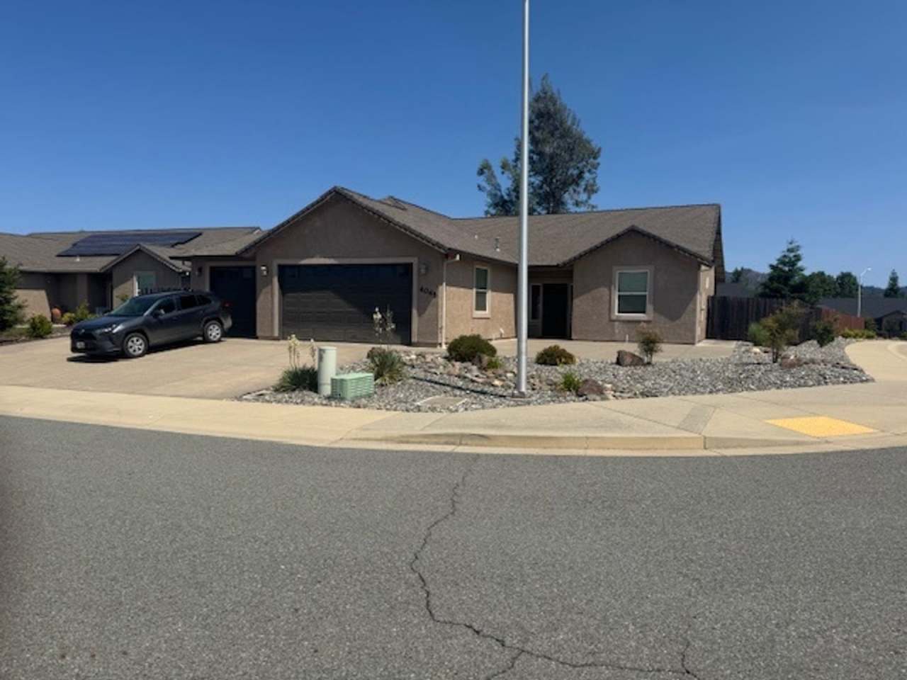 Beautiful North Redding home with Landscaping included