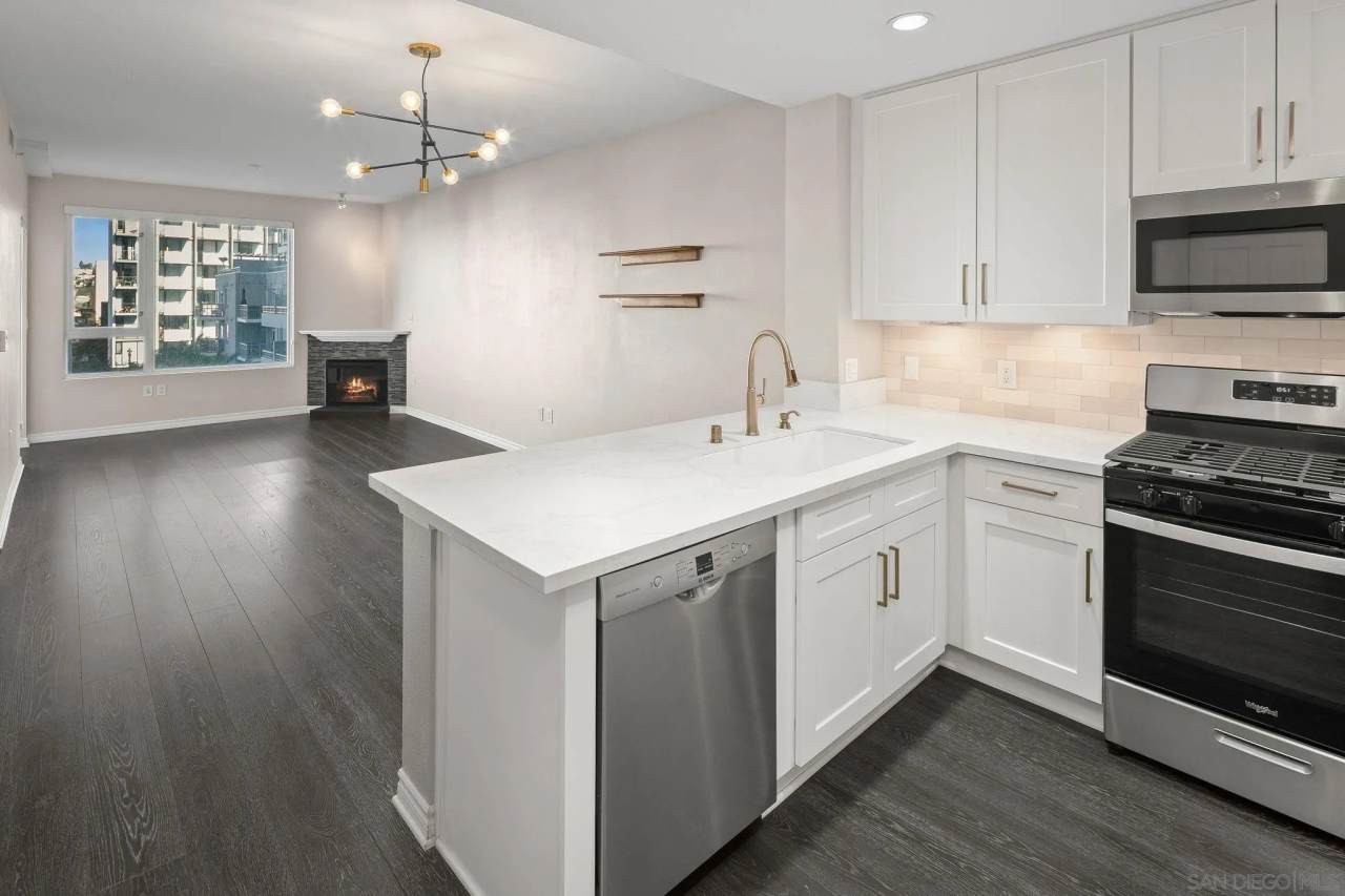 300 W Beech St unit: 505