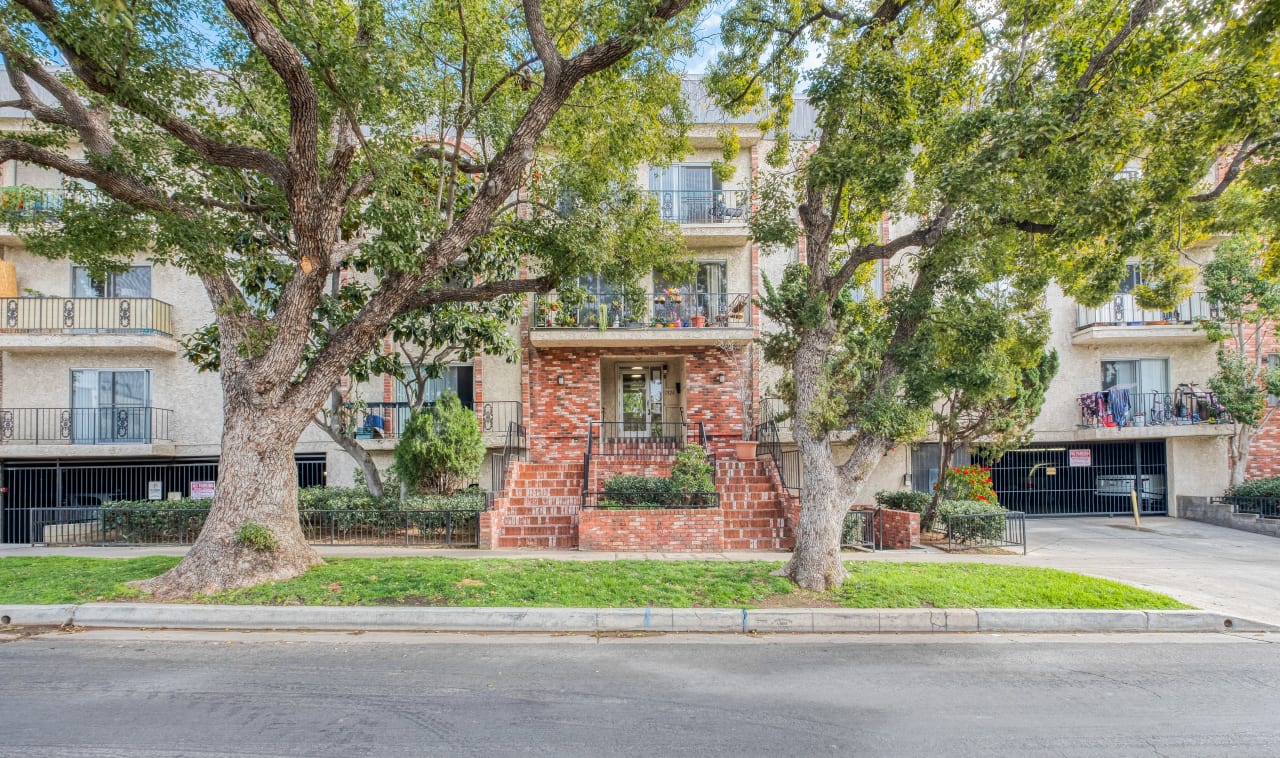 Hollywood Apartments