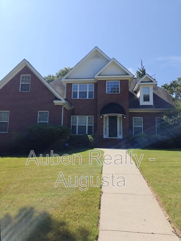 901 McMillian Circle