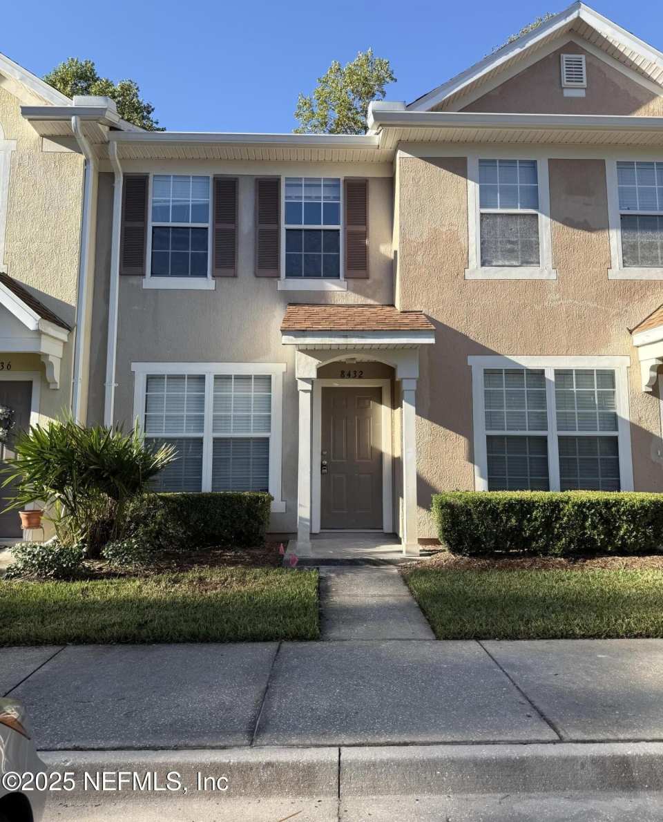 8432 THORNBUSH Court