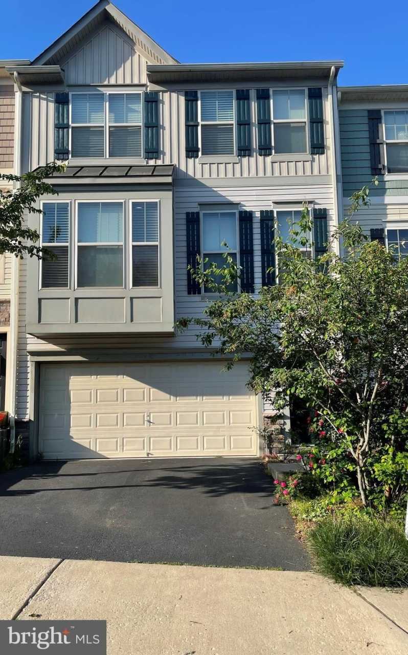 42741 OGILVIE SQUARE