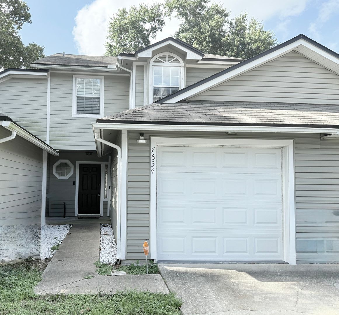 Peaceful Townhome in Fort Caroline with Fully Fenced Backyard