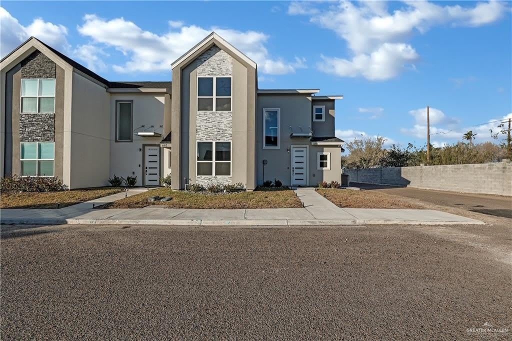 600 W Seminole Avenue