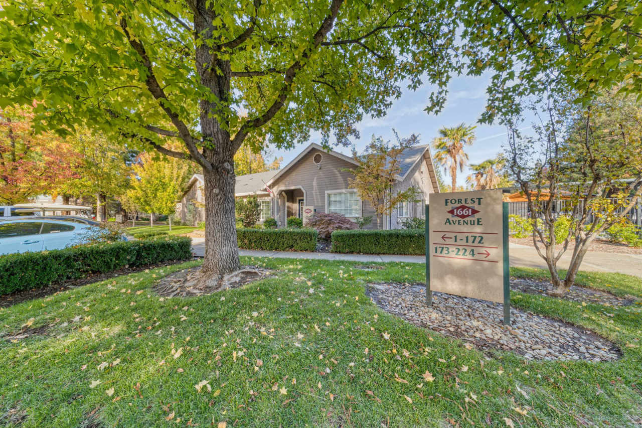 1661 Forest Avenue Apartments