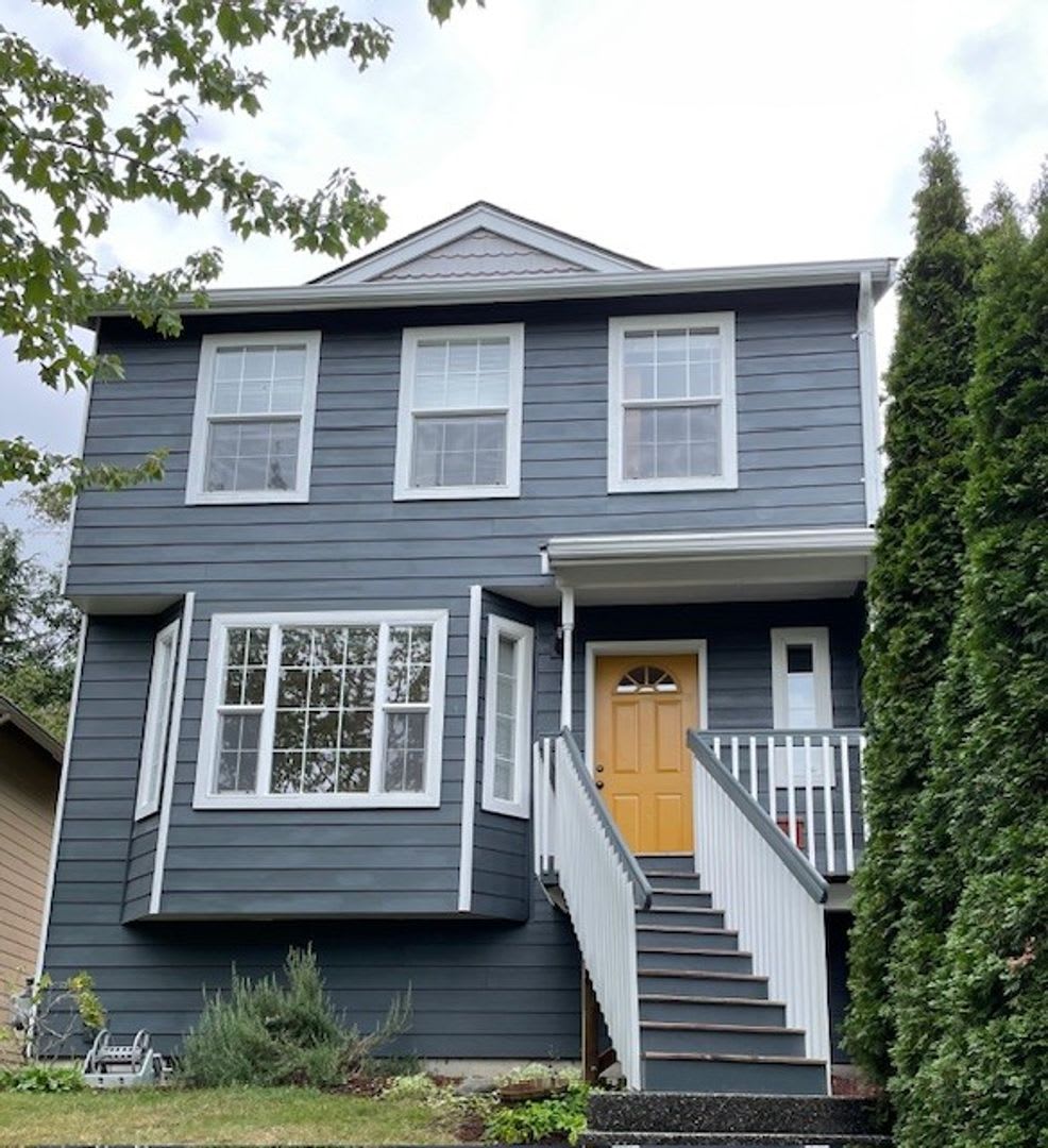 1412 Sweetbay Drive, Spacious Home in the Puget Neighborhood