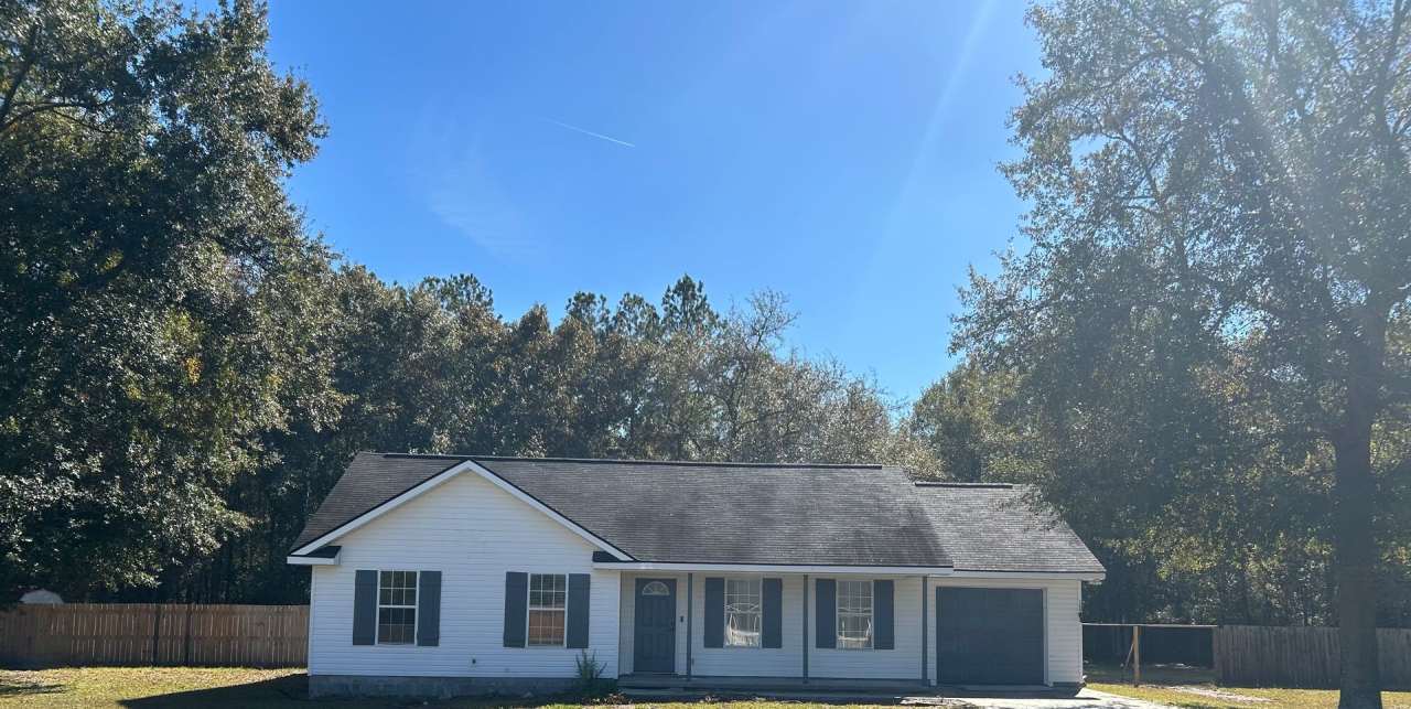 3-Bedroom, 2-Bath Home on almost an 1 Acre – Pet-Friendly!