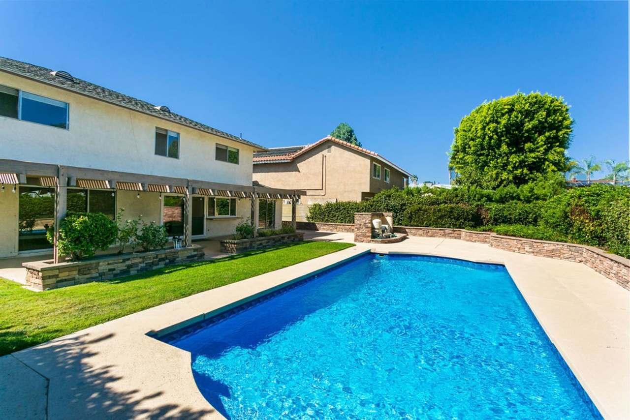 Upgraded Pool Home in Wonderful Mission Viejo Neighborhood