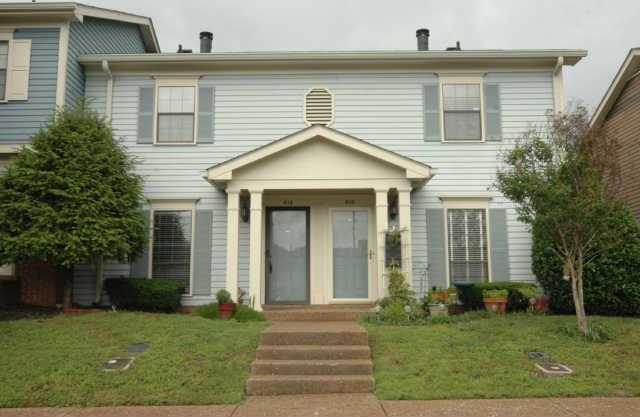 815 Brentwood Pointe