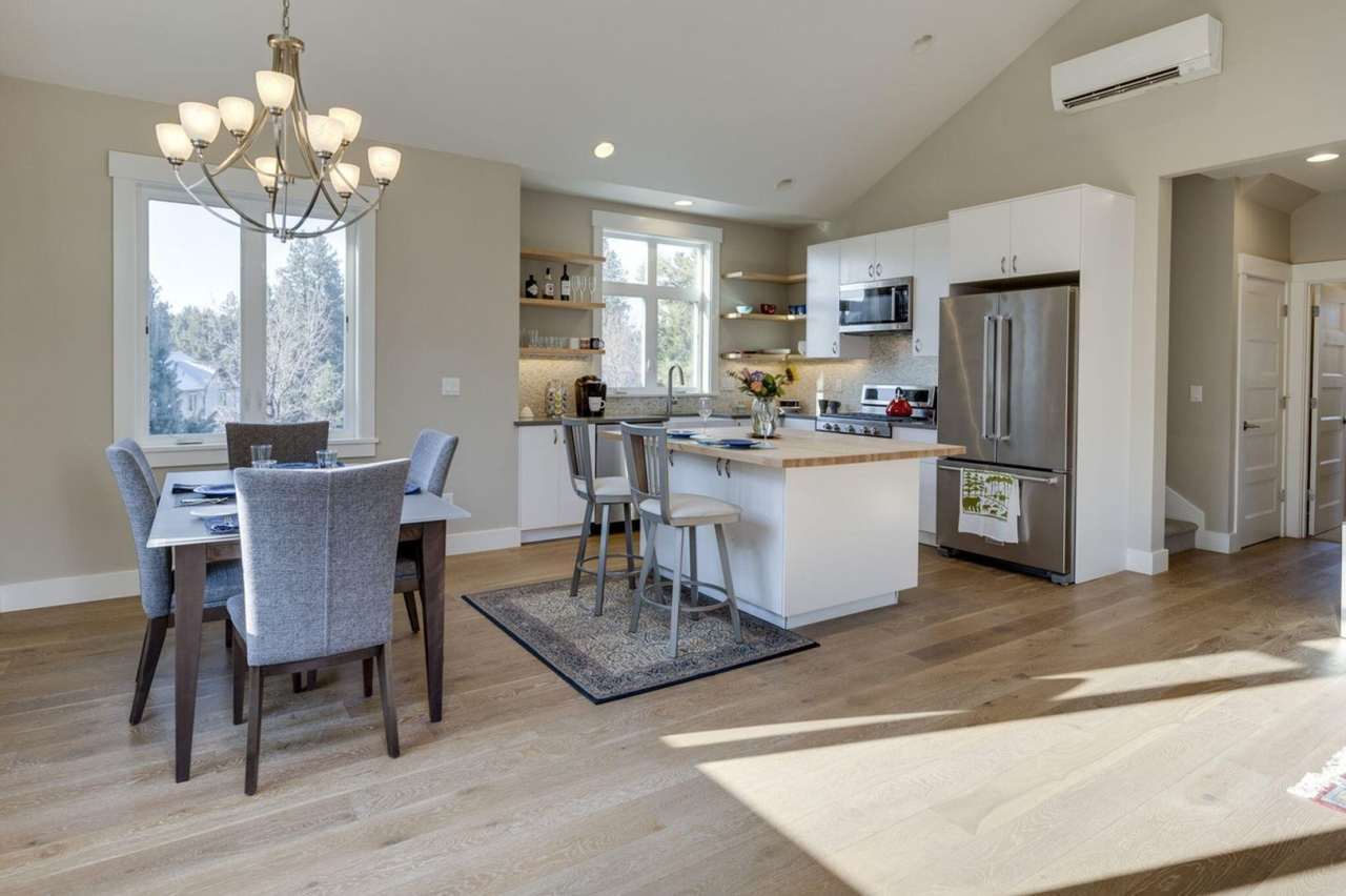 Furnished West Bend Home Available May-November