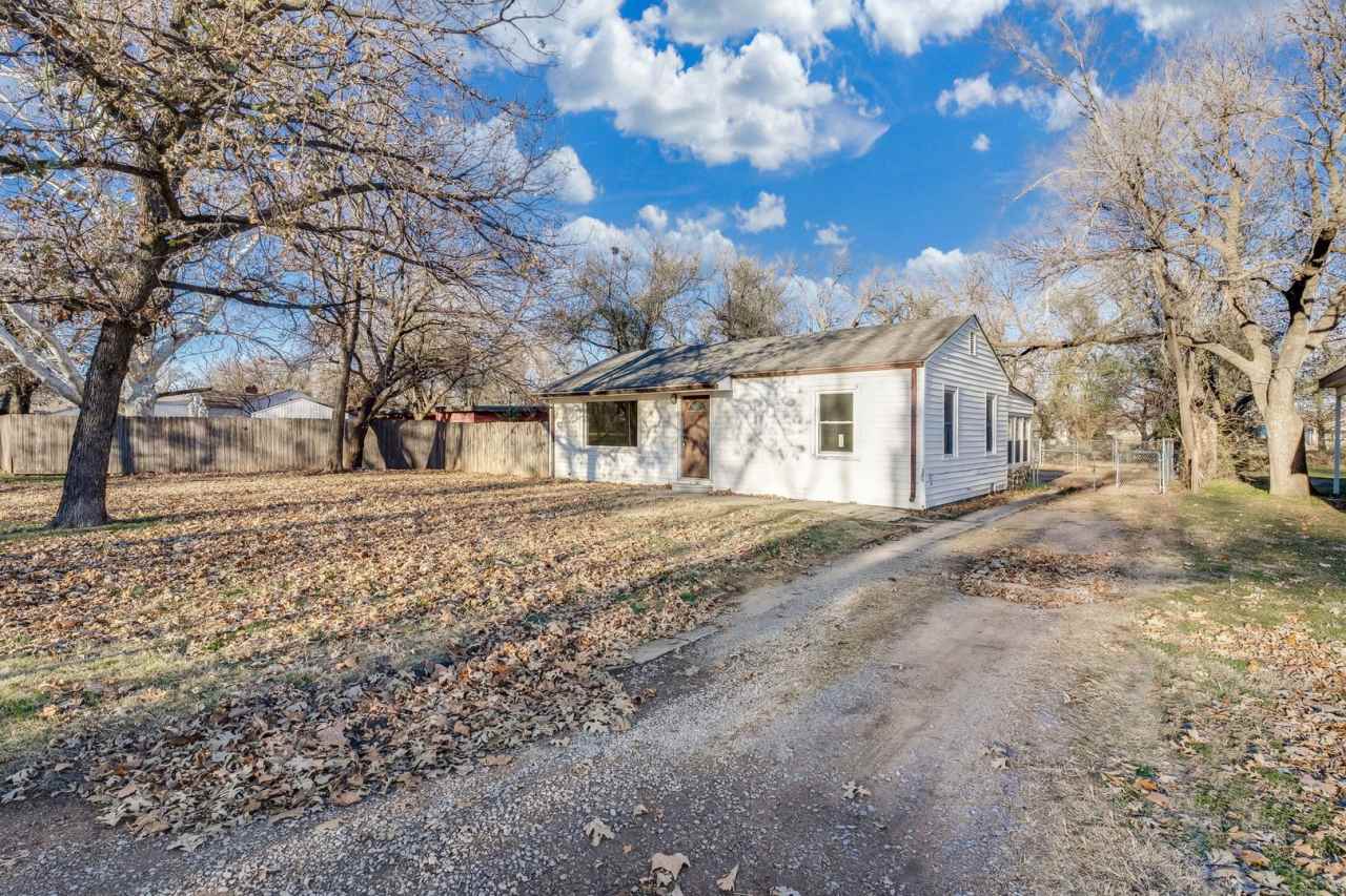 2 Bed, 1 Bath Ready for Rent!