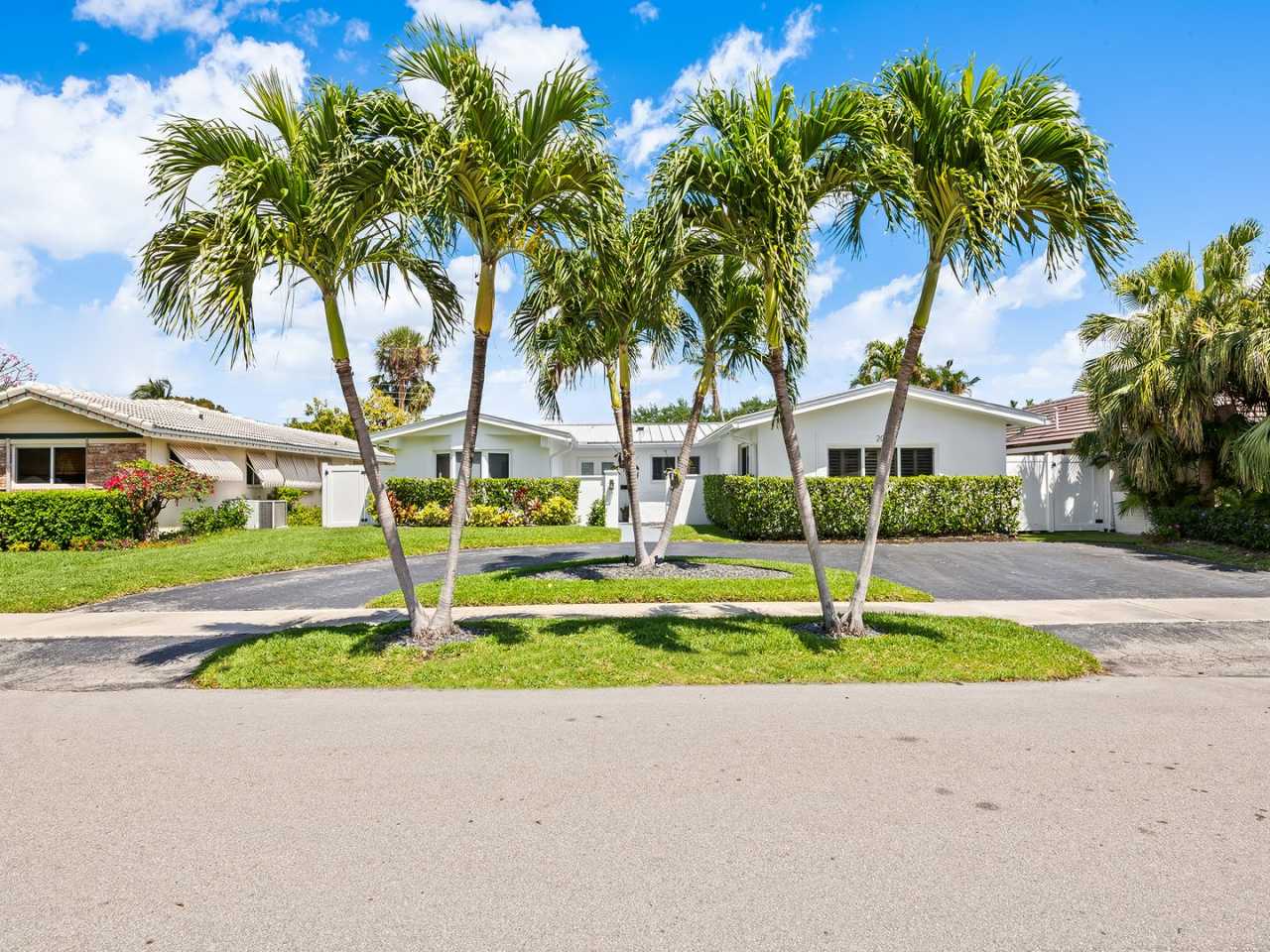 Coastal Elegance Awaits! Stunning 5-Bedroom Home in Prime Fort Lauderdale Location