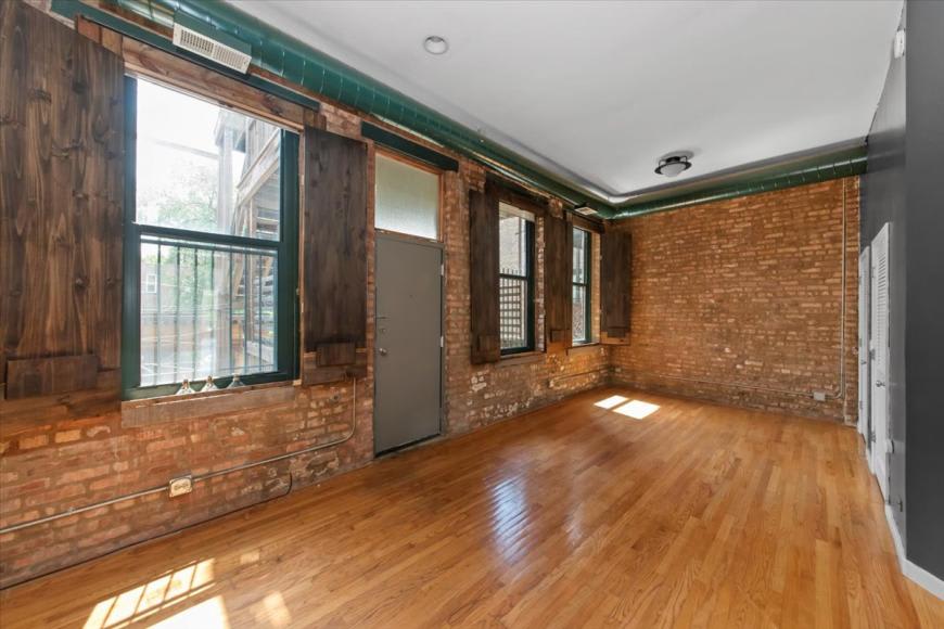 1470 North Milwaukee Avenue